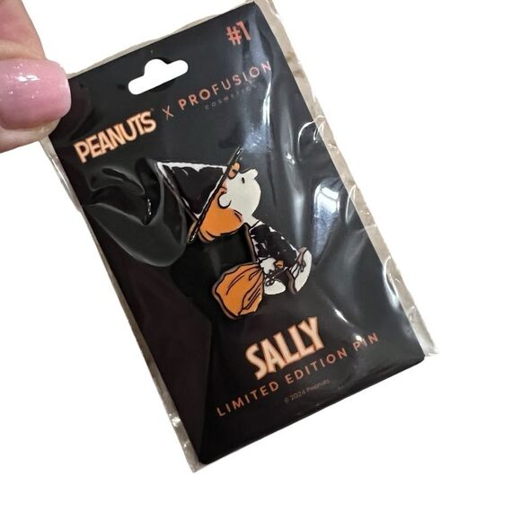 Peanuts x Profusion Sally Witch Halloween Collectors Pin - Picture 3 of 6